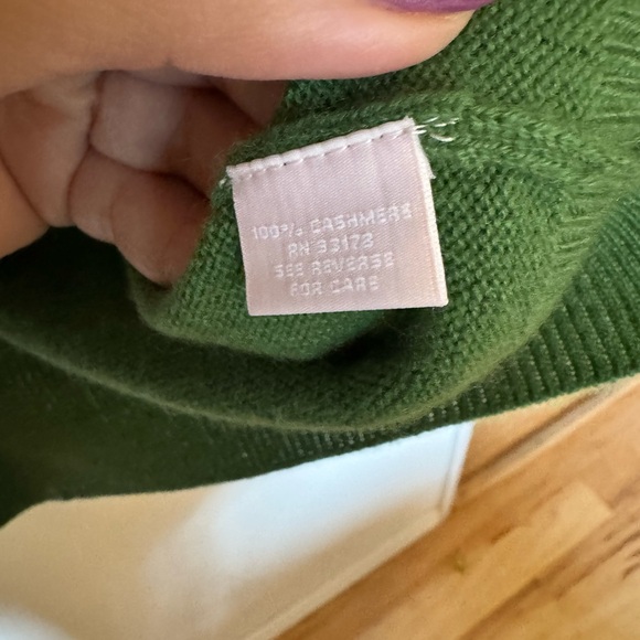 LIKE NEW Cashmere Project Green Off Shoulder Sweater Long Sleeve 100% Cashmere S - Picture 5 of 8